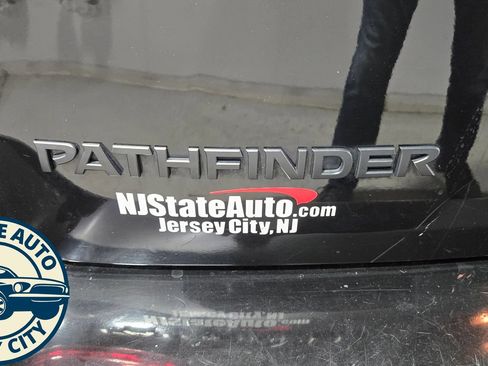 Used 2019 Nissan Pathfinder SL AWD/4WD image 37