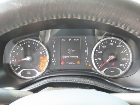 Used 2015 Jeep Renegade Latitude w/ Popular Equipment Group FWD image 28