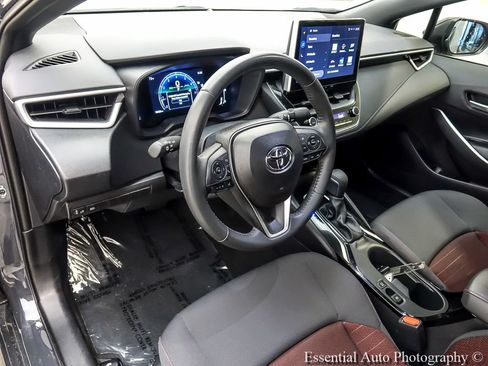 Used 2025 Toyota Corolla SE w/ SE Premium Package FWD image 10