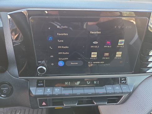 Certified 2025 Toyota Camry SE image 21