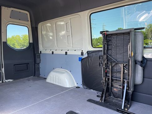 Used 2024 Mercedes-Benz Sprinter 2500 image 13