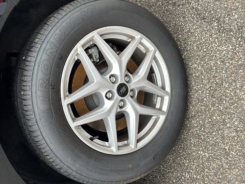 Used 2023 Ford Edge SEL image 9