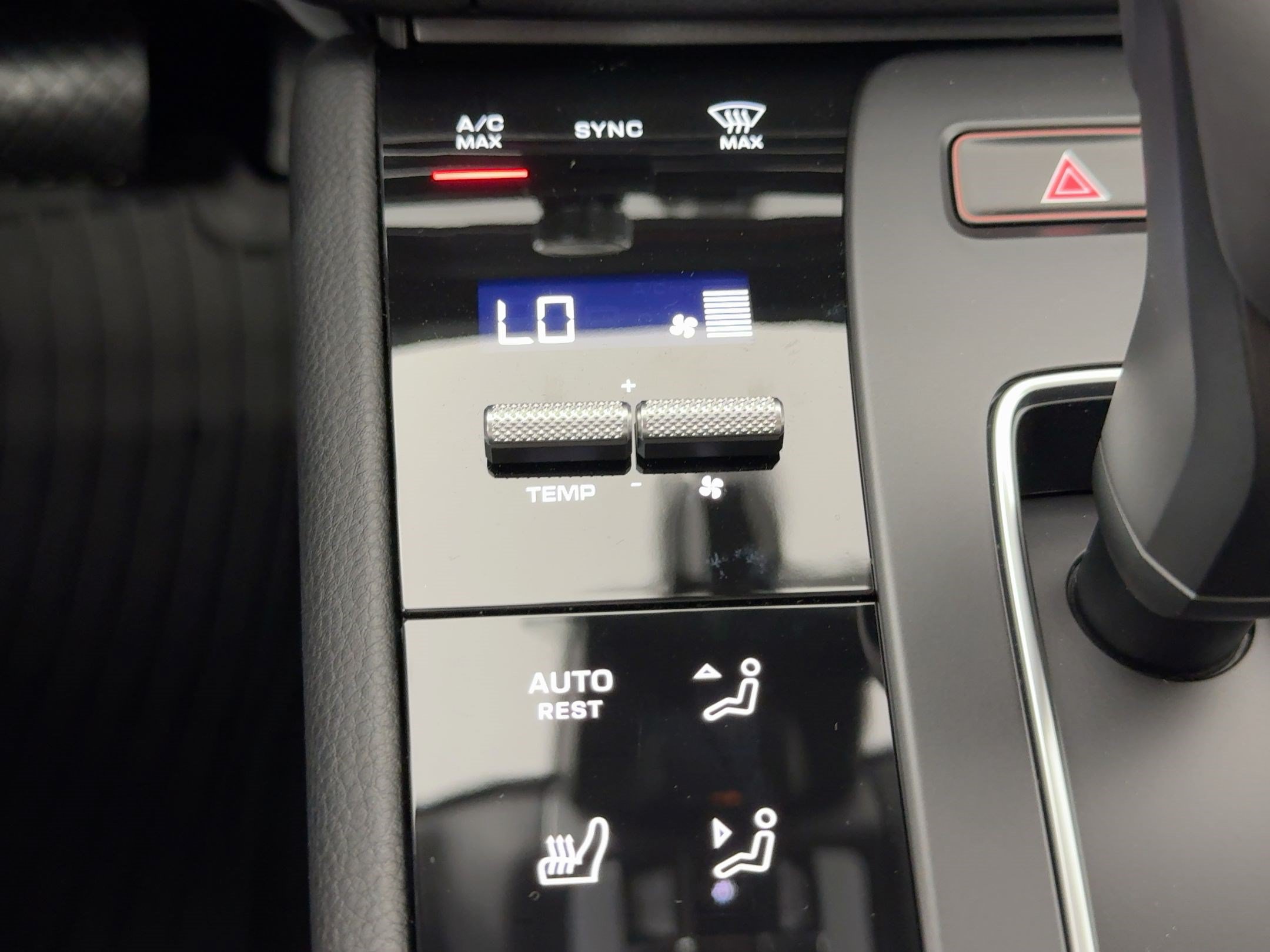 Certified 2026 Porsche Macan AWD/4WD image 19