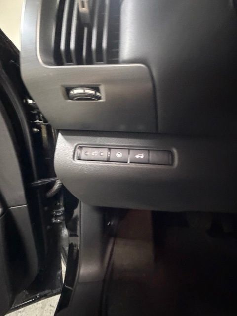 Used 2025 Nissan Pathfinder SL w/ SL Premium Package AWD/4WD image 23