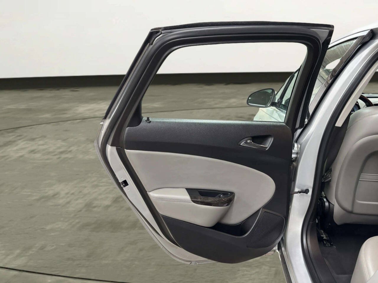 Used 2014 Buick Verano Convenience FWD image 16