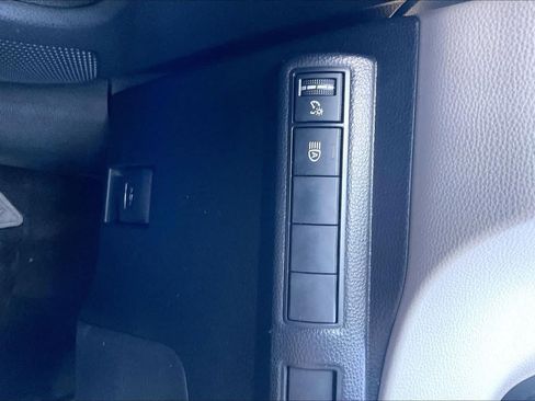 Used 2022 Toyota Corolla LE FWD image 33