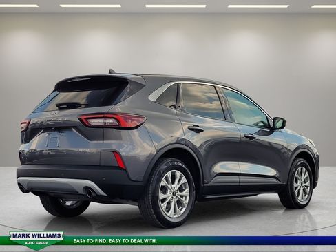 Used 2023 Ford Escape Active w/ Tech Pack #2 AWD/4WD image 4