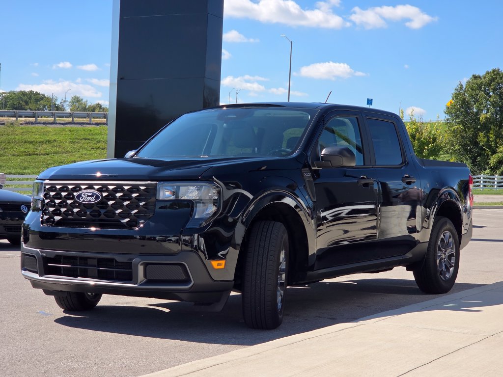 Used 2025 Ford Maverick XLT w/ Equipment Group 301A AWD/4WD image 21