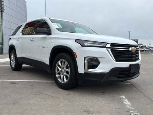 Used 2023 Chevrolet Traverse LS AWD/4WD image 6