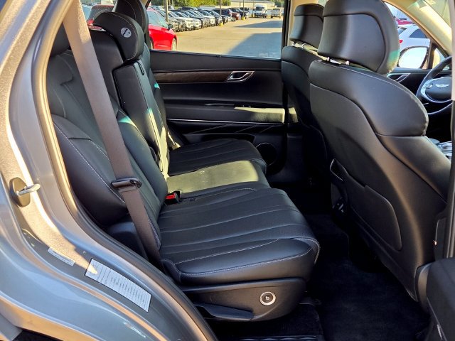 Used 2024 Genesis GV80 2.5T AWD/4WD image 18