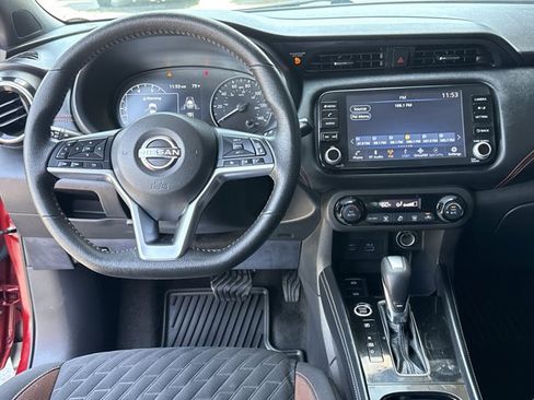 Certified 2022 Nissan Kicks SR FWD image 7