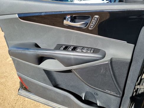 Used 2019 Kia Sorento SX w/ SX Touring Package image 7