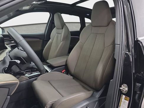 Certified 2025 Audi Q5 Premium AWD/4WD image 14