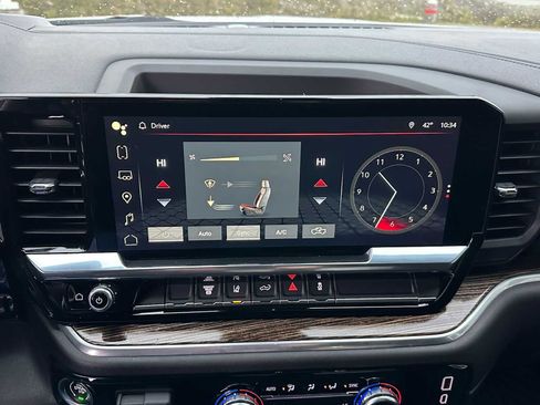 Used 2024 GMC Sierra 3500 SLE w/ SLE Convenience Package image 22