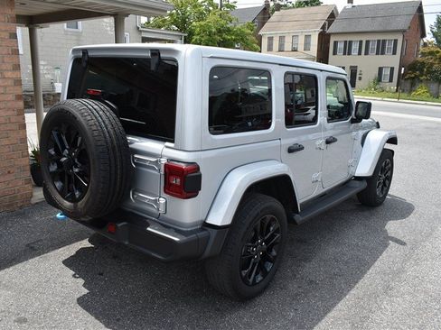 Used 2024 Jeep Wrangler Unlimited Sahara AWD/4WD image 4