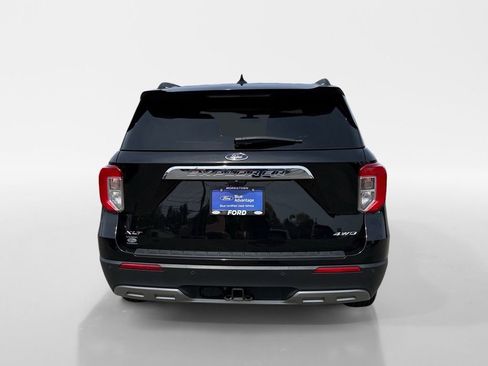Certified 2022 Ford Explorer XLT w/ Equipment Group 202A image 5