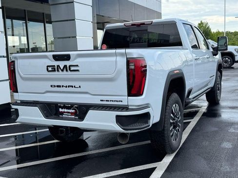 New 2026 GMC Sierra 2500 Denali Ultimate w/ LPO, Black Badging Package AWD/4WD image 4