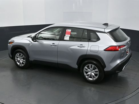 Used 2025 Toyota Corolla Cross L image 30