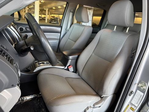 Used 2014 Toyota Tacoma PreRunner w/ SR5 Package RWD image 13