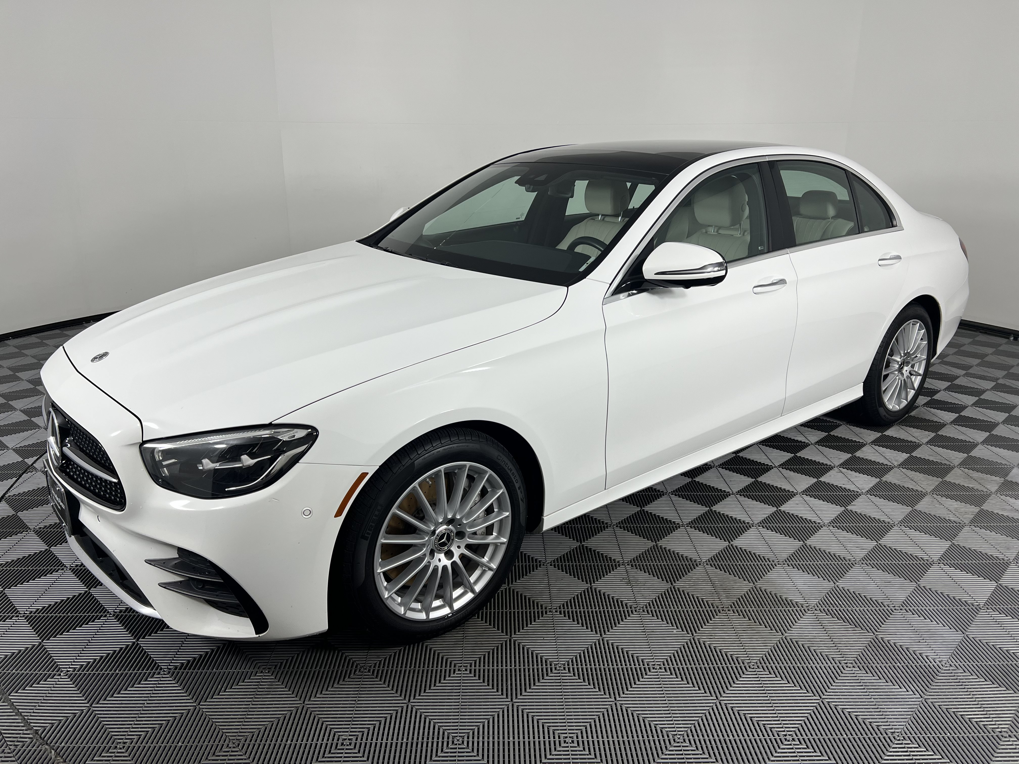 Certified 2022 Mercedes-Benz E 450 4MATIC Sedan image 7