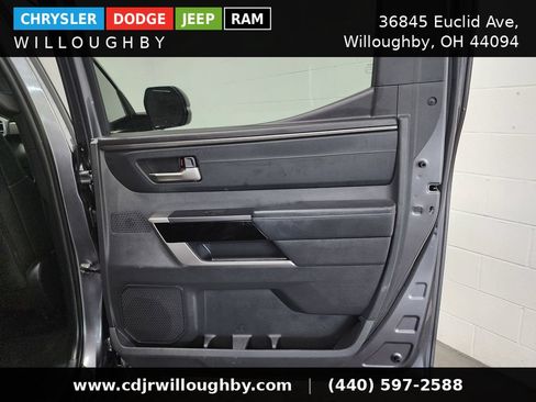 Used 2025 Toyota Tundra Limited AWD/4WD image 37