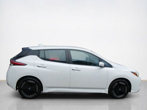 Certified 2025 Nissan Leaf SV Plus image 2