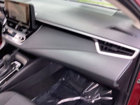 Used 2025 Toyota Corolla LE image 16