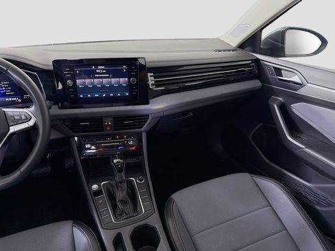 Used 2025 Volkswagen Jetta SE FWD image 26