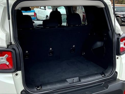 Used 2023 Jeep Renegade Trailhawk image 18