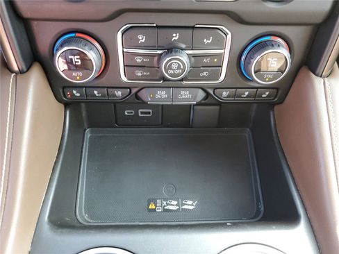 Used 2021 Chevrolet Tahoe High Country w/ Premium Package image 31