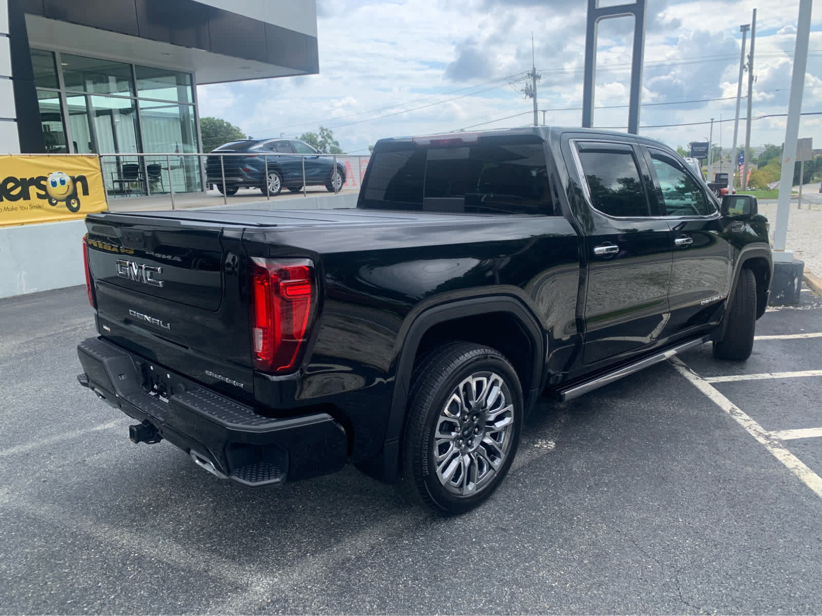 Used 2025 GMC Sierra 1500 Denali Ultimate AWD/4WD image 7