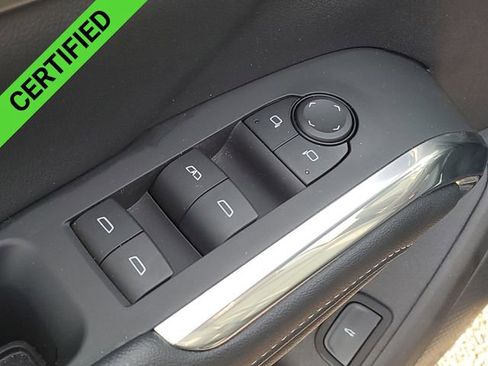 Used 2025 Chevrolet Traverse LT w/ Driver Confidence Package image 24