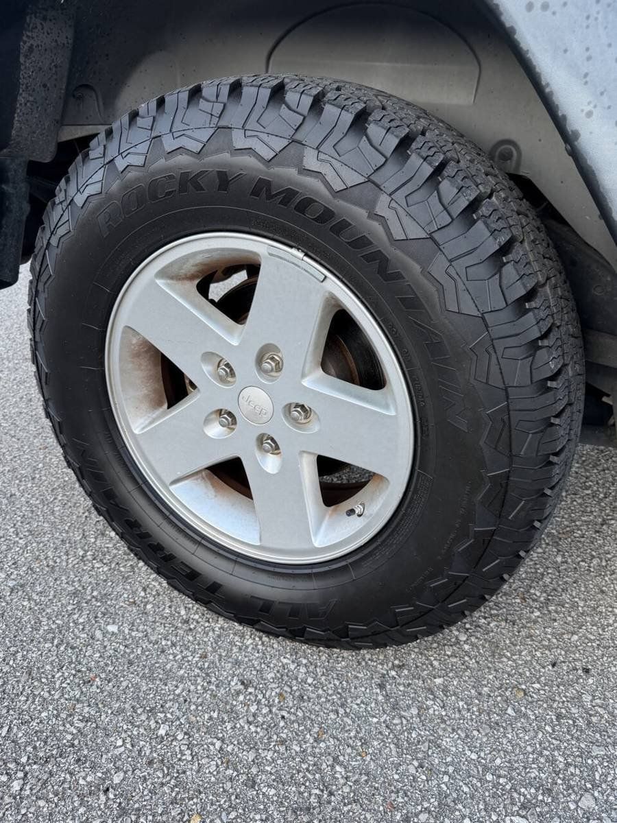 Used 2013 Jeep Wrangler Sport AWD/4WD image 20