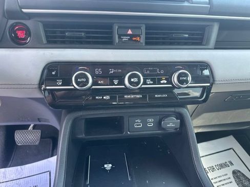 Used 2023 Honda Pilot Touring image 24