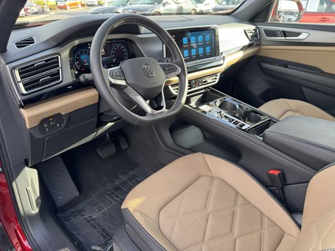 Used 2024 Volkswagen Atlas Cross Sport SE FWD image 17