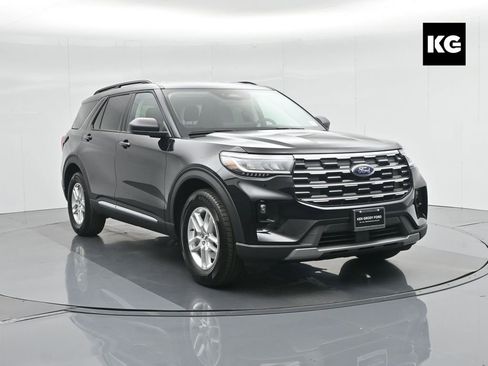 New 2025 Ford Explorer Active w/ Active Comfort Package image 1