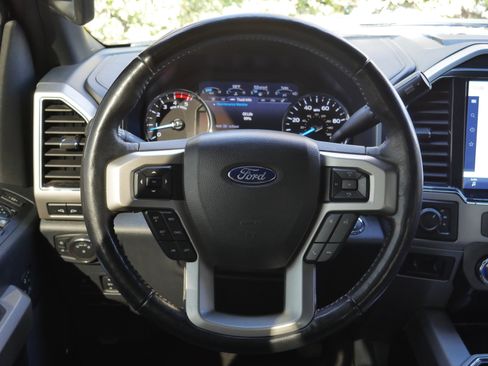 Certified 2022 Ford F250 Lariat w/ Black Appearance Package image 7