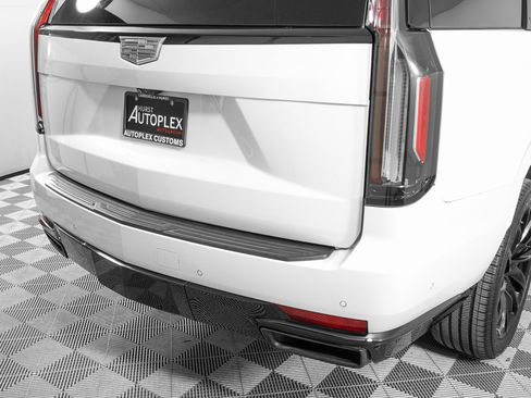 Used 2021 Cadillac Escalade Sport Platinum w/ LPO, ONYX Package image 37