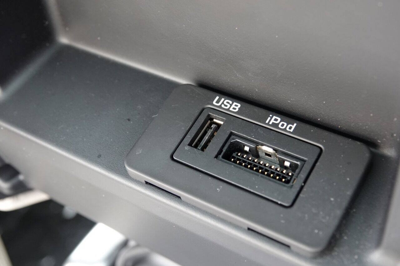 Used 2011 Land Rover Range Rover Sport Supercharged AWD/4WD image 99
