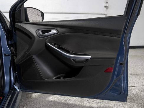 Used 2018 Ford Focus ST image 40