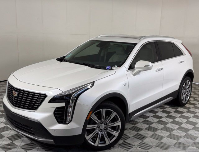 Certified 2023 Cadillac XT4 Premium Luxury FWD image 2
