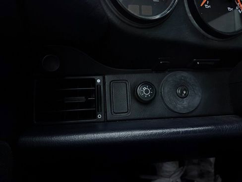 Used 1992 Porsche 911 Carrera image 25