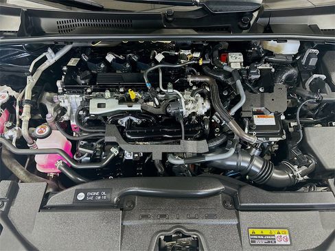 Used 2024 Toyota Prius XLE image 26