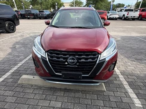 Used 2023 Nissan Kicks SV FWD image 1
