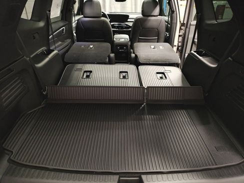 New 2026 Buick Enclave Sport Touring w/ Power Package image 17