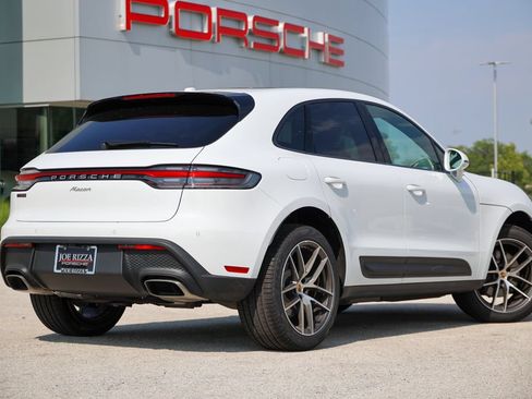 Certified 2026 Porsche Macan AWD/4WD image 18