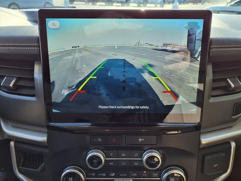 Used 2024 Ford Expedition XLT image 4