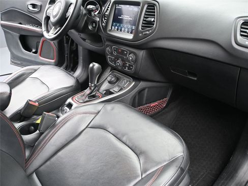 Used 2019 Jeep Compass Trailhawk w/ Leather Interior Group image 19