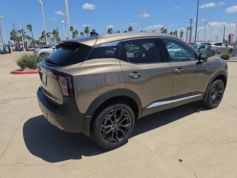 New 2026 Nissan Kicks SR FWD image 7
