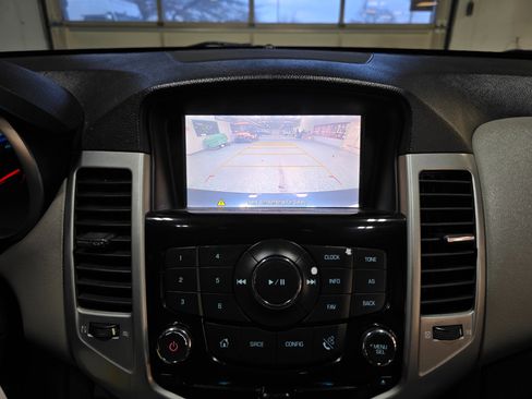 Used 2016 Chevrolet Cruze LT w/ Technology Package image 30